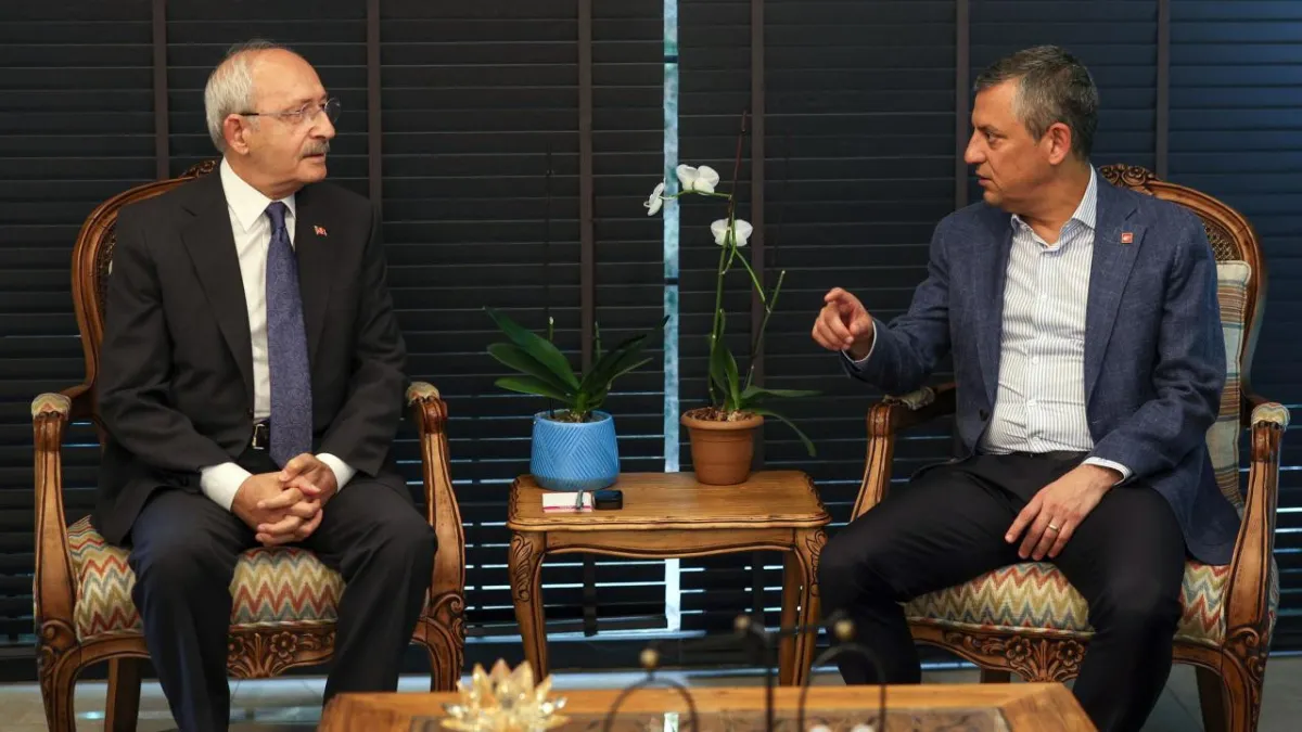 Özgür Özel ile Kemal Kılıçdaroğlu telefonda görüştü: "En uygun zamanda kurultaya gidilecek"