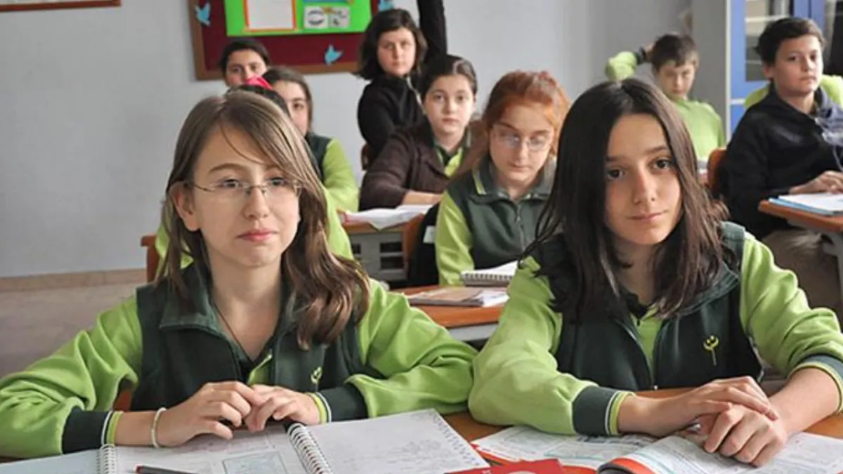 Yarın okullar tatil mi? 25 Mayıs Pazartesi okul var mı?