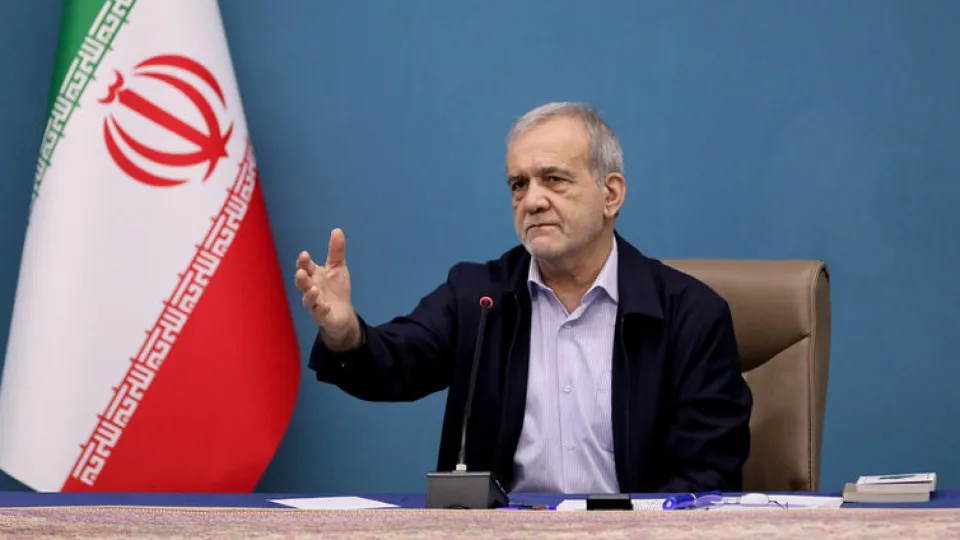 Pezeşkiyan: Düşman ekonomik cepheye yöneldi
