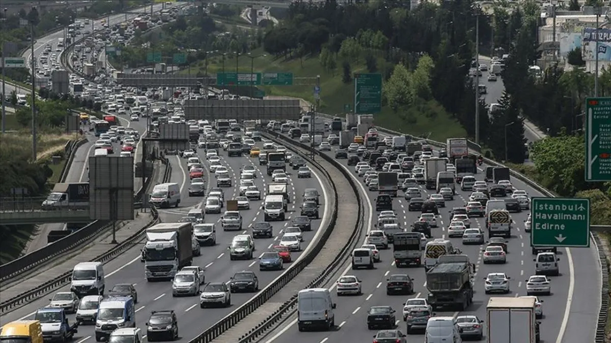 İstanbul yönünde trafik tedbiri: Kamyon ve tankerlere kısıtlama