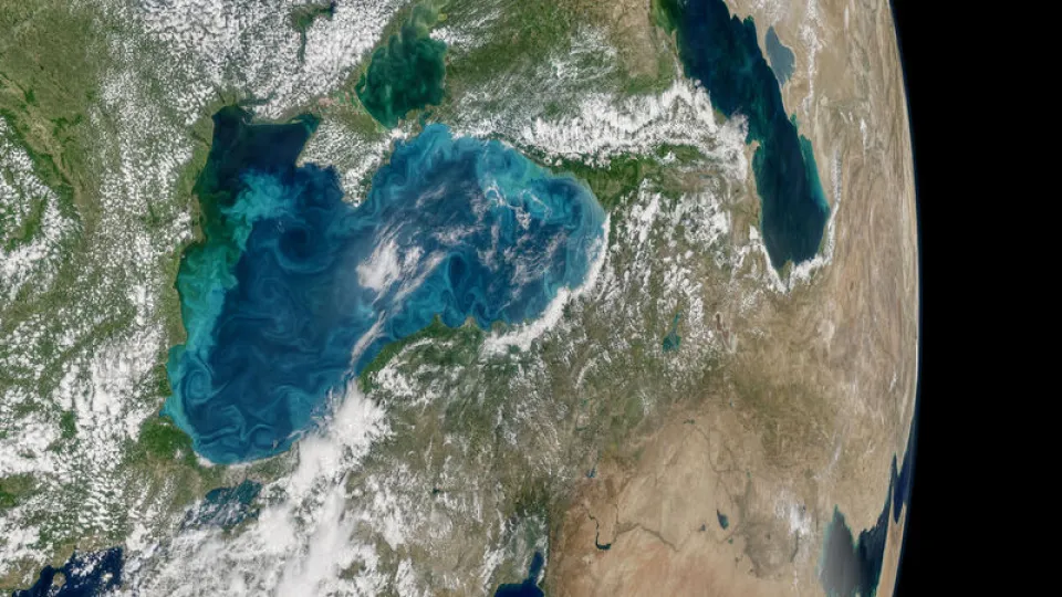 Karadeniz'de üç tankere İHA saldırısı